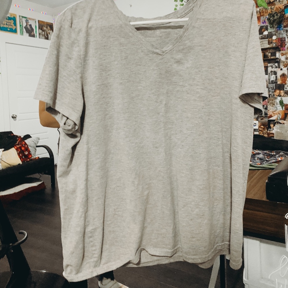 Basic grey tee